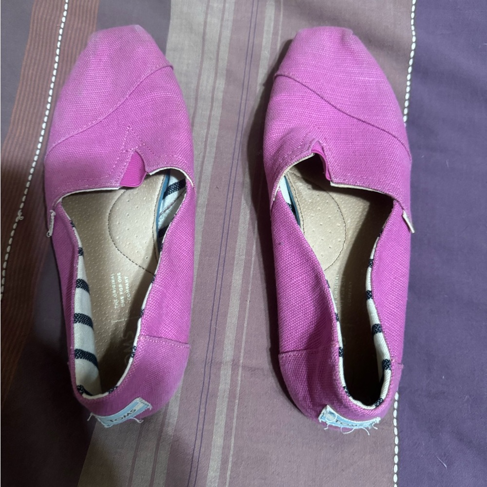 Toms Fuchsia Canvas Loafers